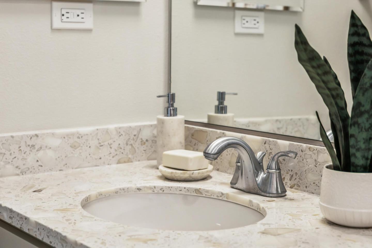 Photo #27: ML82048217 Listing: Photo #27