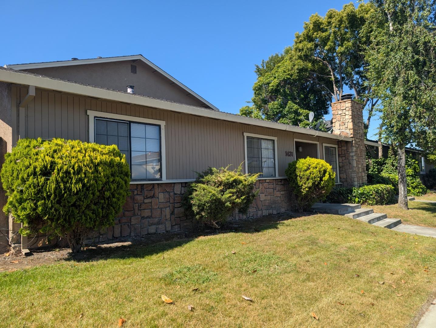 Front Image Thumbnail for ML82048313