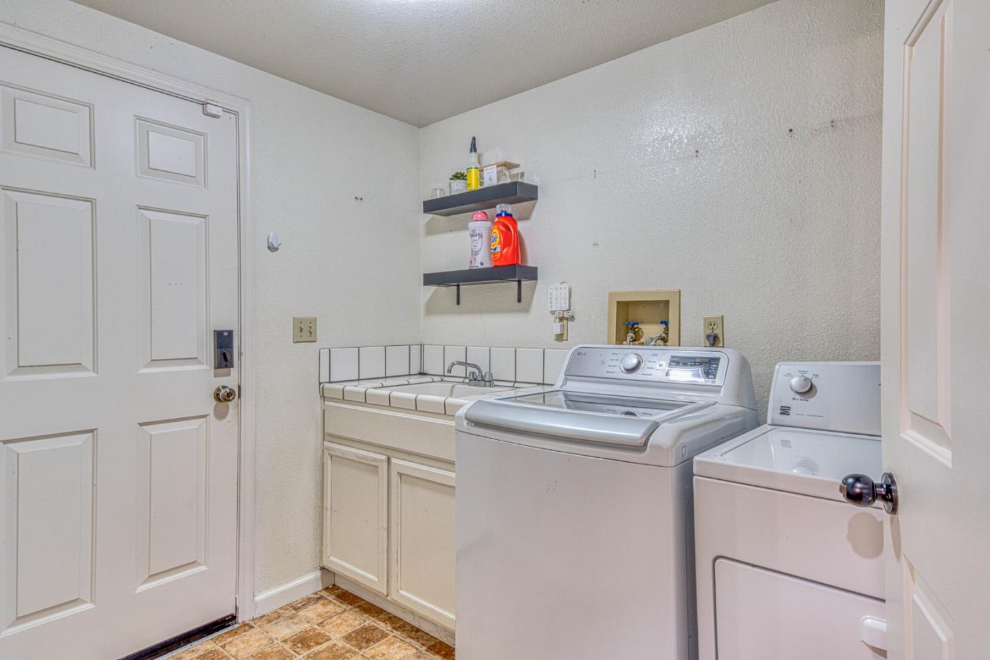 1185 Rockhaven Ct, Salinas, CA 93906 photo 16