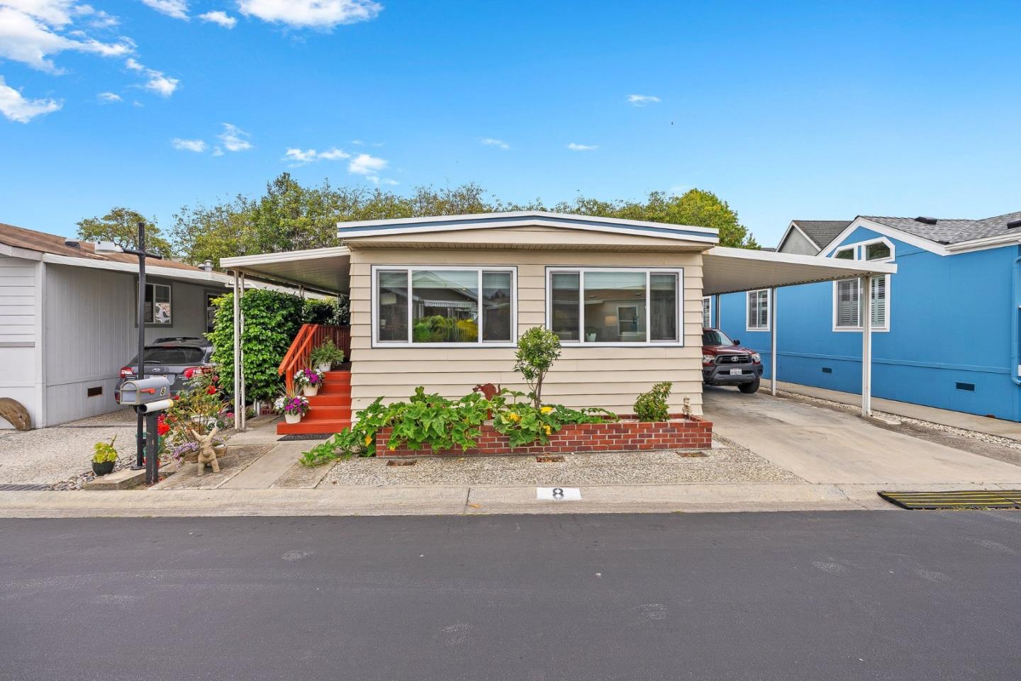 Front Image Thumbnail for ML82048627