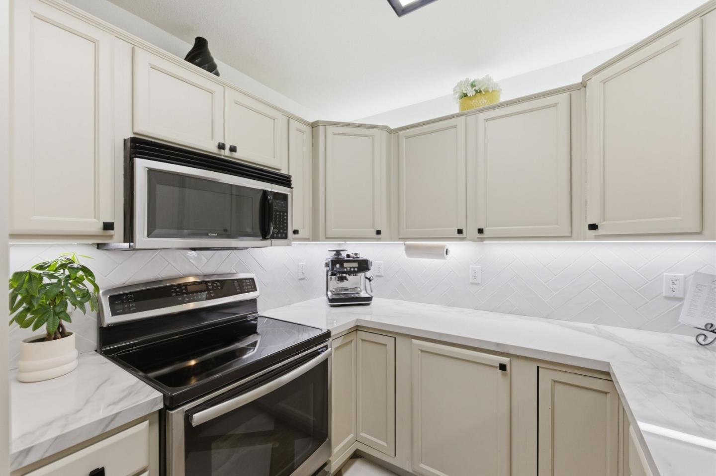 Photo #7: ML82048730 Listing: Photo #7
