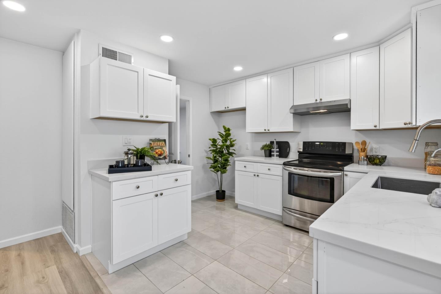 Photo #5: ML82048781 Listing: Photo #5
