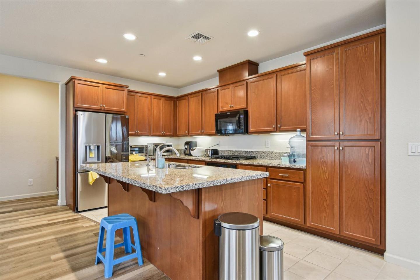 7905 Springarden WAY, Sacramento, CA 95828, Photo 3