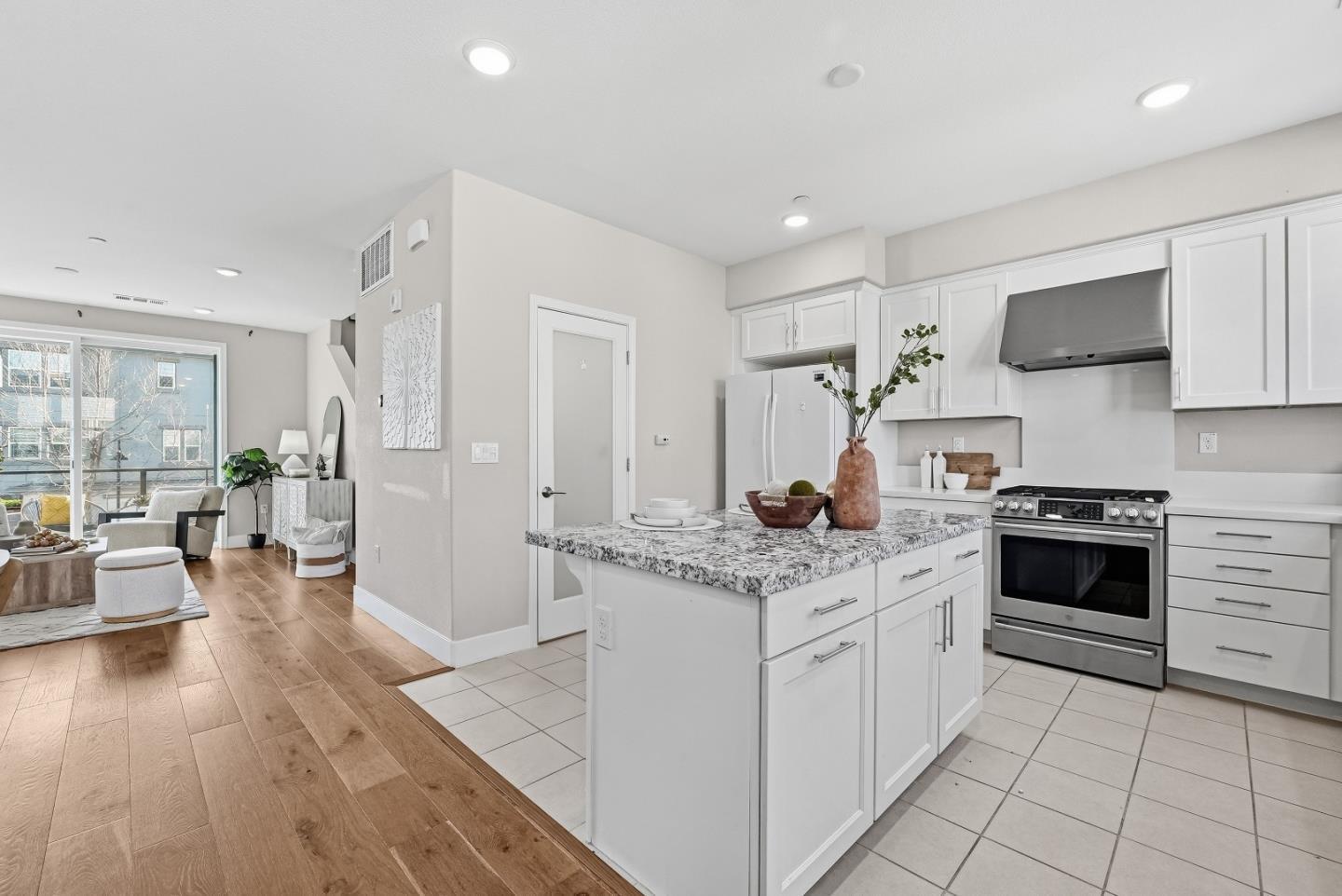 Photo #10: ML82048886 Listing: Photo #10