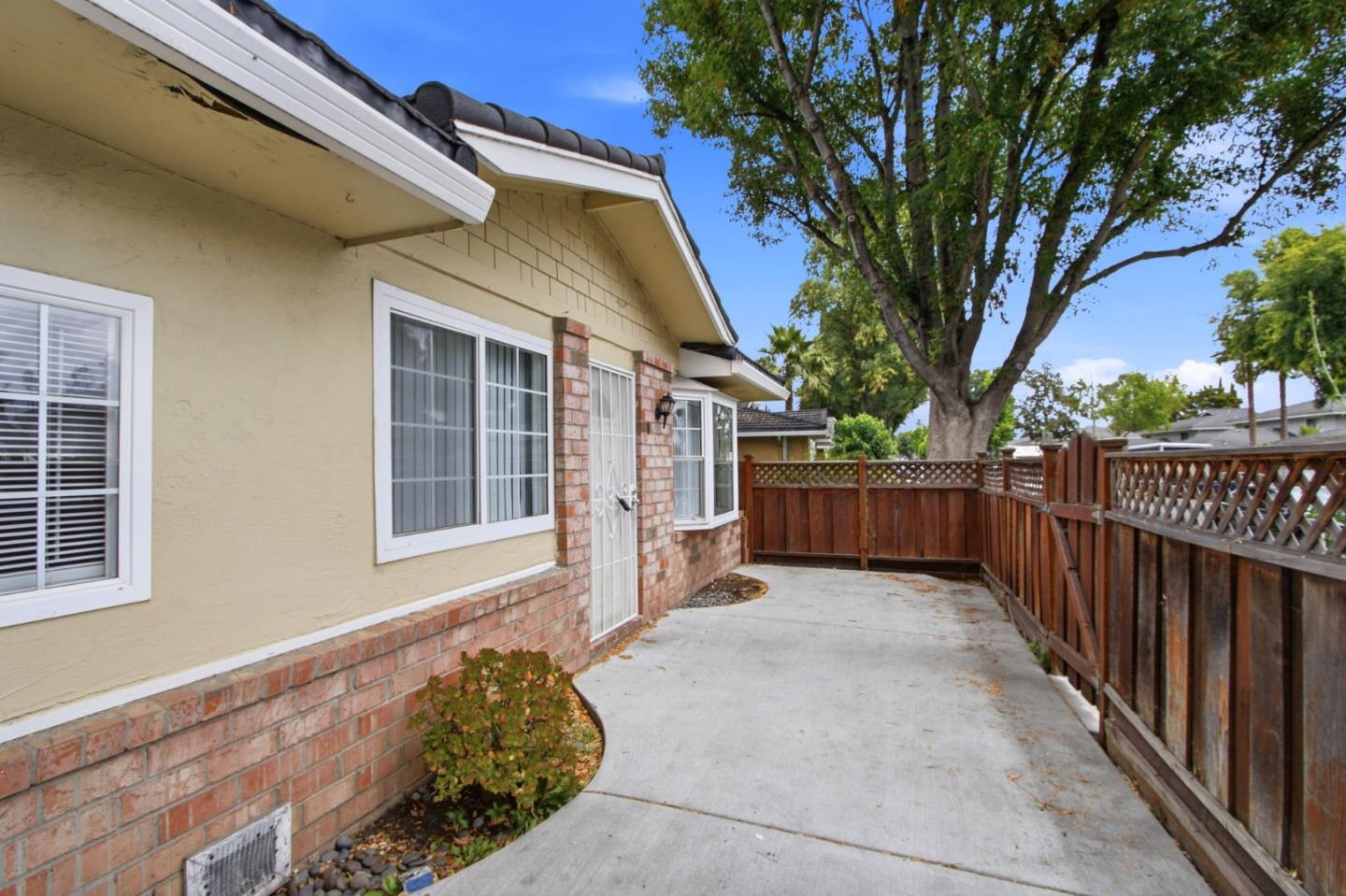 Photo #4: ML82048923 Listing: Photo #4