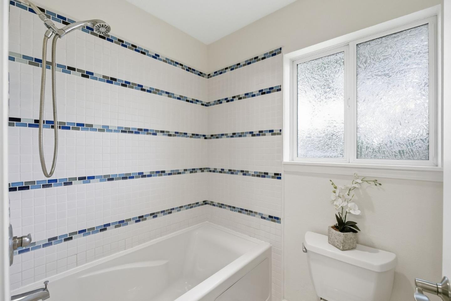 Photo #28: ML82048946 Listing: Photo #28