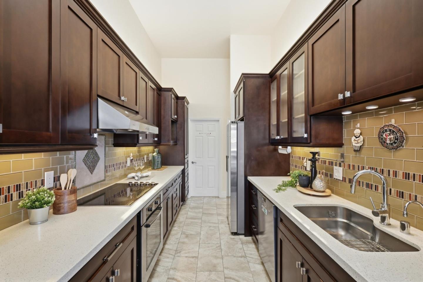 Photo #8: ML82049035 Listing: Photo #8