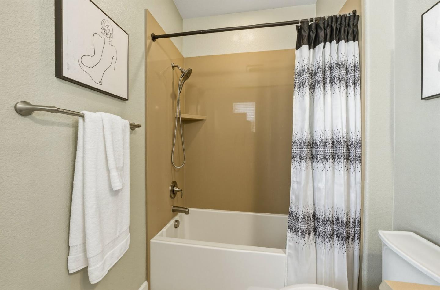 Photo #24: ML82049036 Listing: Photo #24