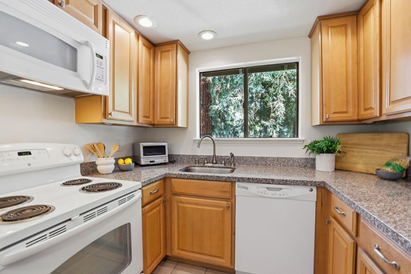 Photo #16: ML82049047 Listing: Photo #16
