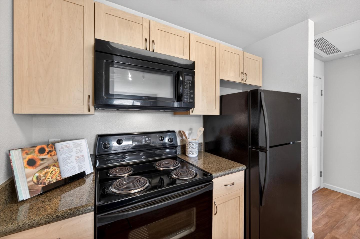 Photo #8: ML82049050 Listing: Photo #8