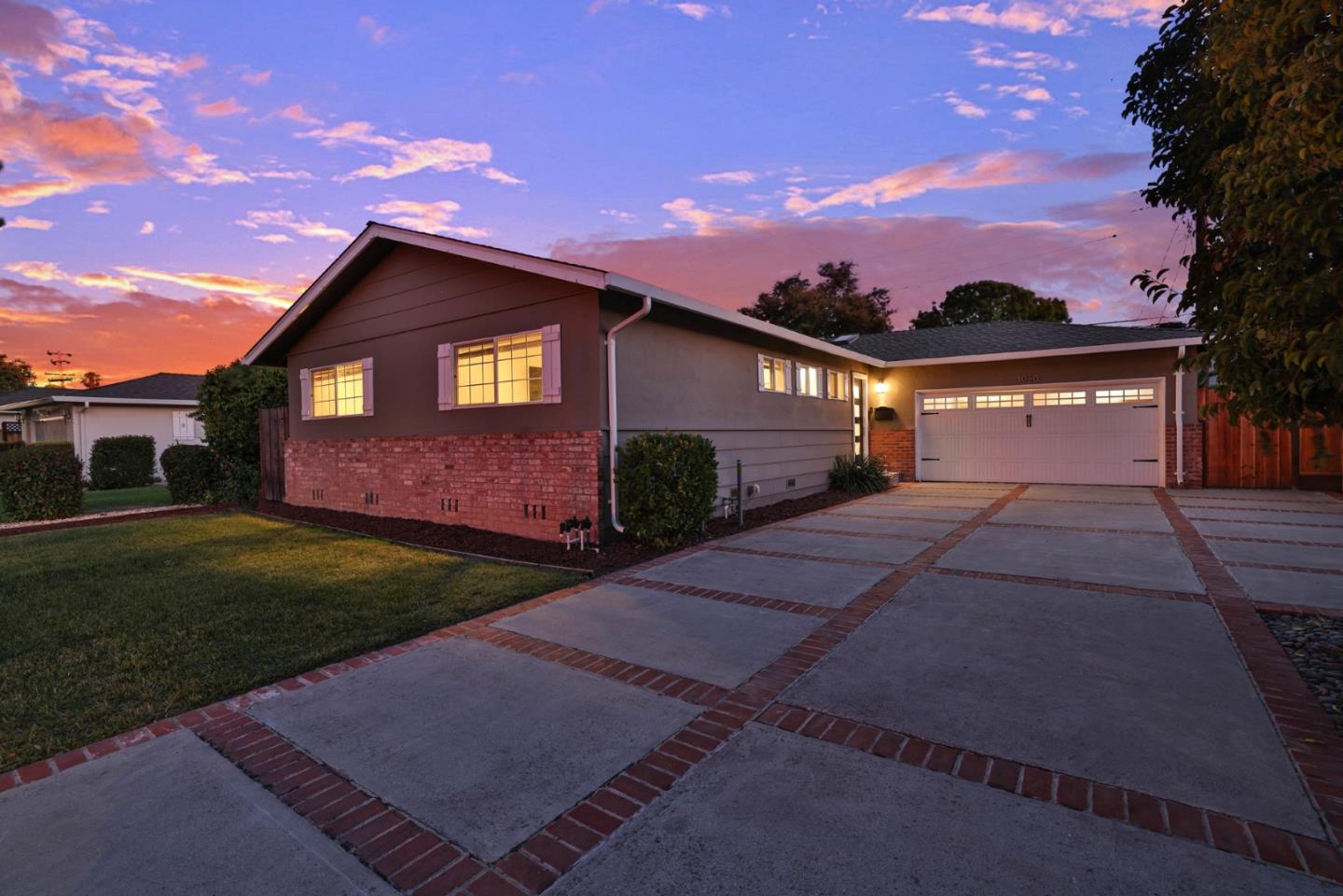 Front Image Thumbnail for ML82049260