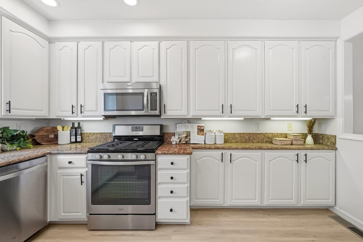 Photo #8: ML82049273 Listing: Photo #8