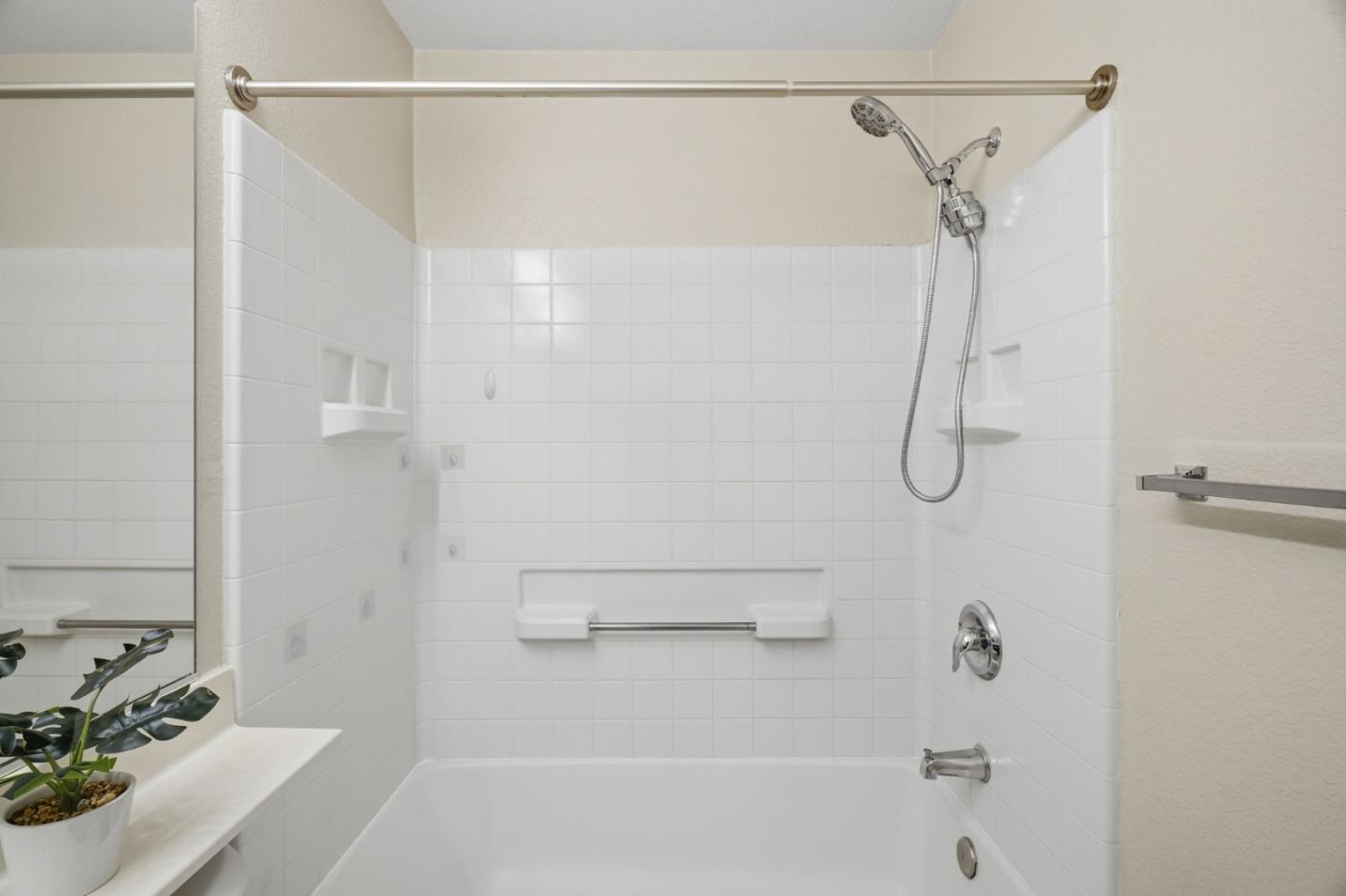 Photo #27: ML82049274 Listing: Photo #27