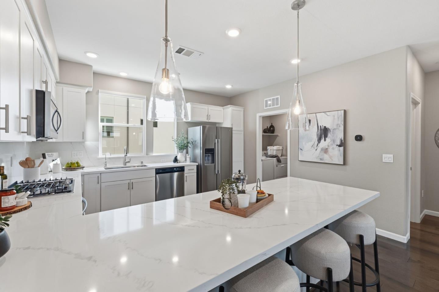 Photo #4: ML82049296 Listing: Photo #4