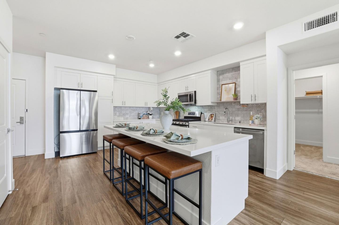 Photo #10: ML82049309 Listing: Photo #10