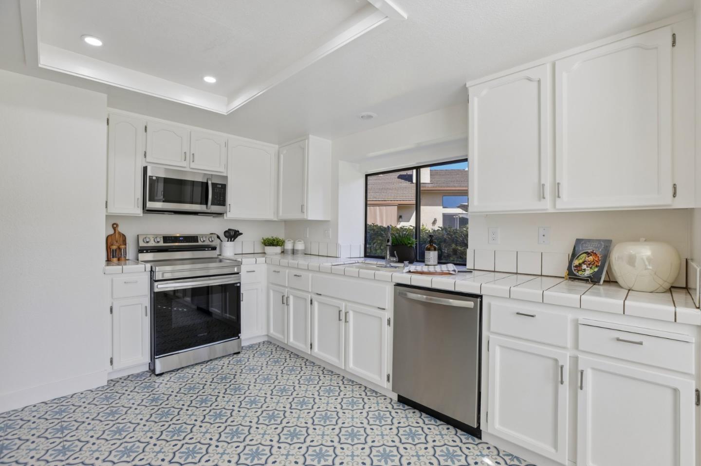 Photo #11: ML82049329 Listing: Photo #11