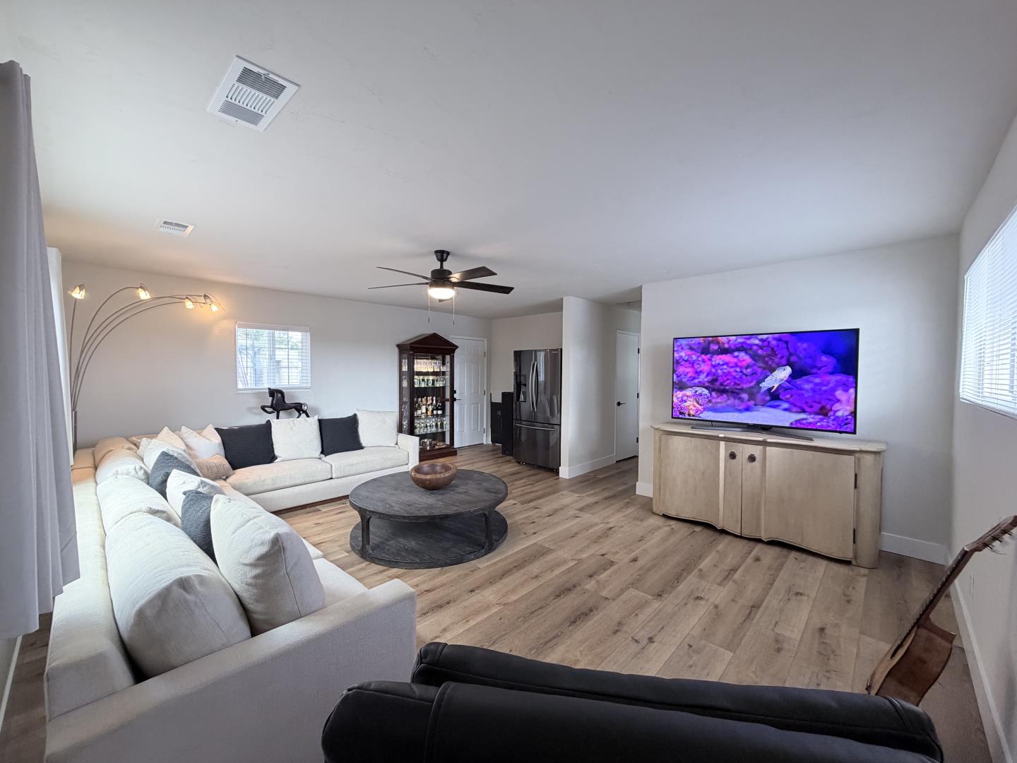 Front Image Thumbnail for ML82049384
