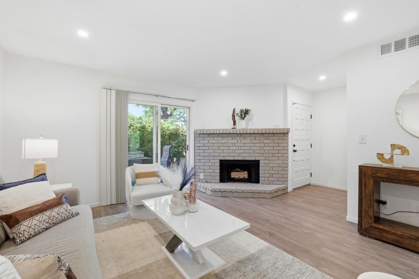 Photo #5: ML82049430 Listing: Photo #5
