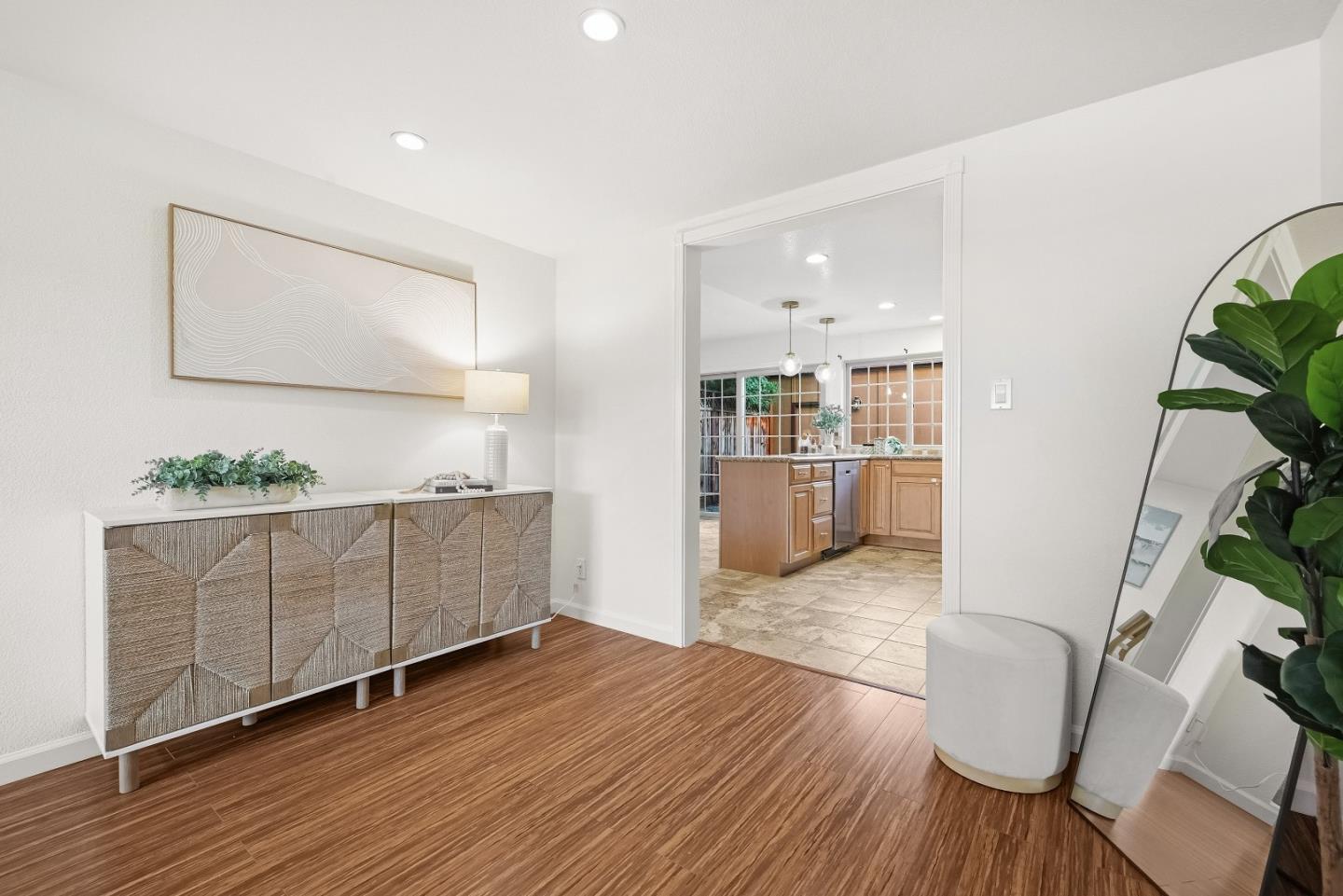 Photo #5: ML82049595 Listing: Photo #5