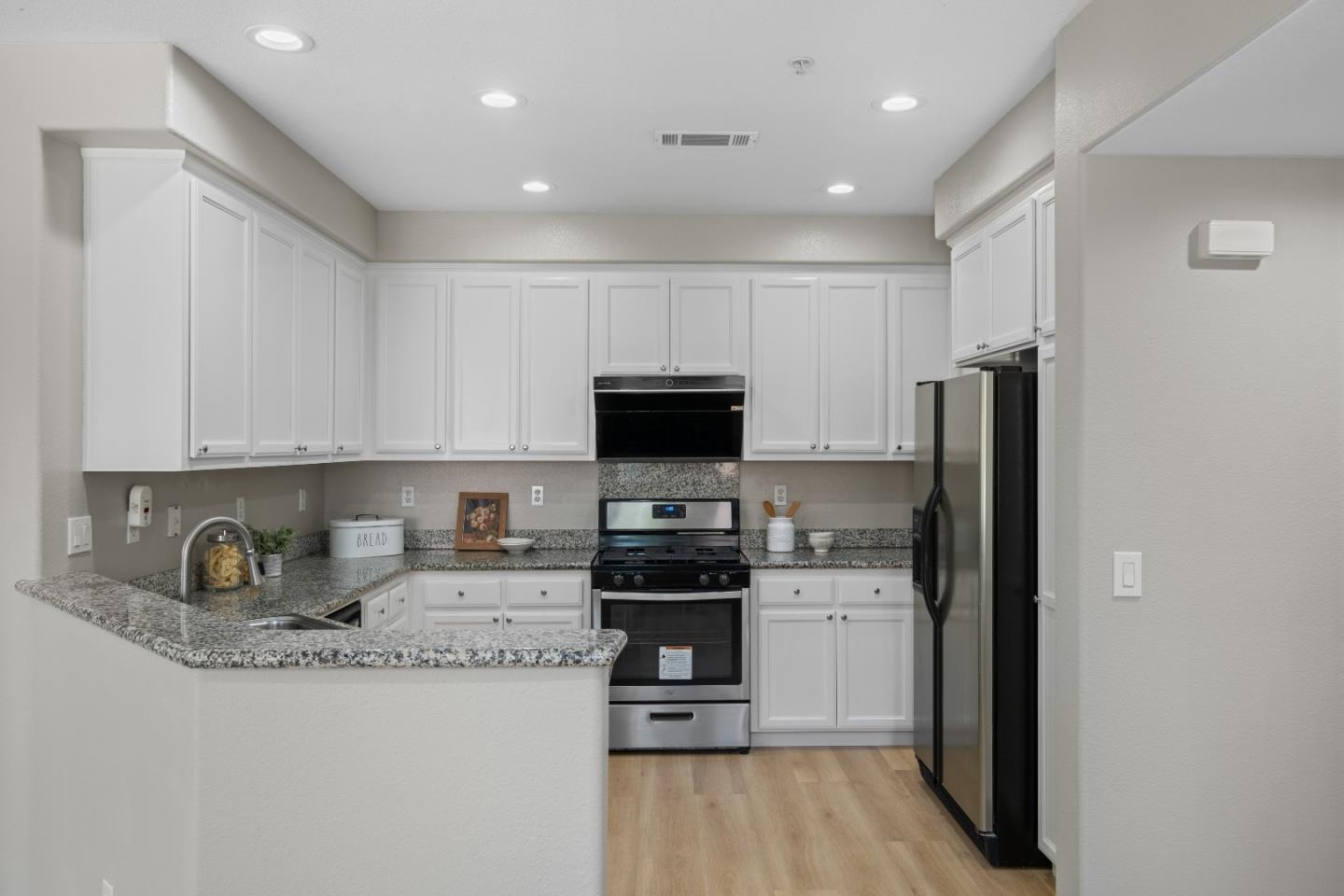 Photo #17: ML82049619 Listing: Photo #17