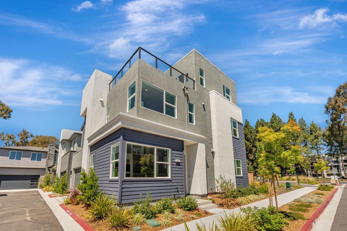 522 Lapis Court