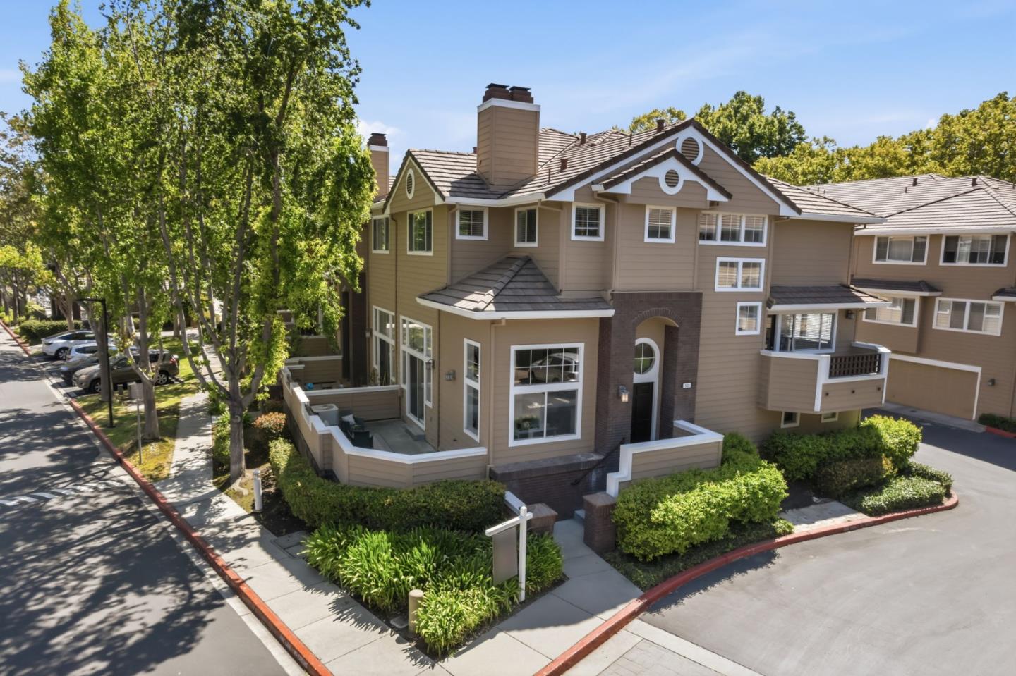 553 Mill River Ln