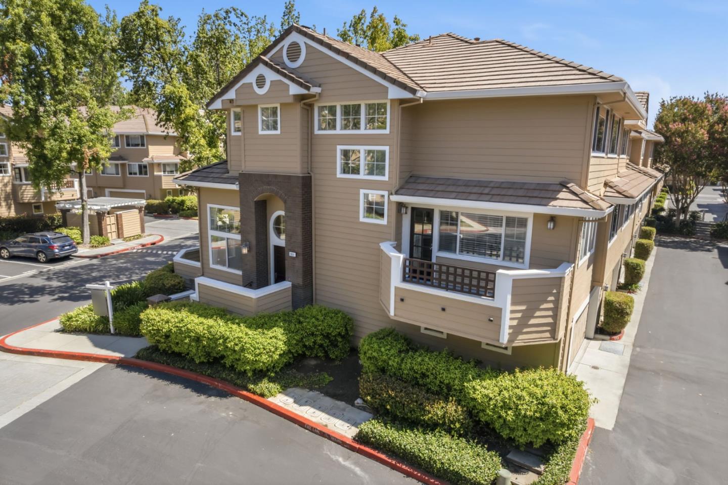 553 Mill River Ln