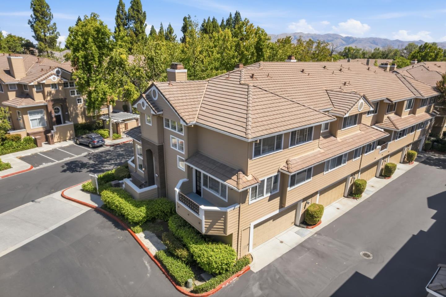 553 Mill River Ln