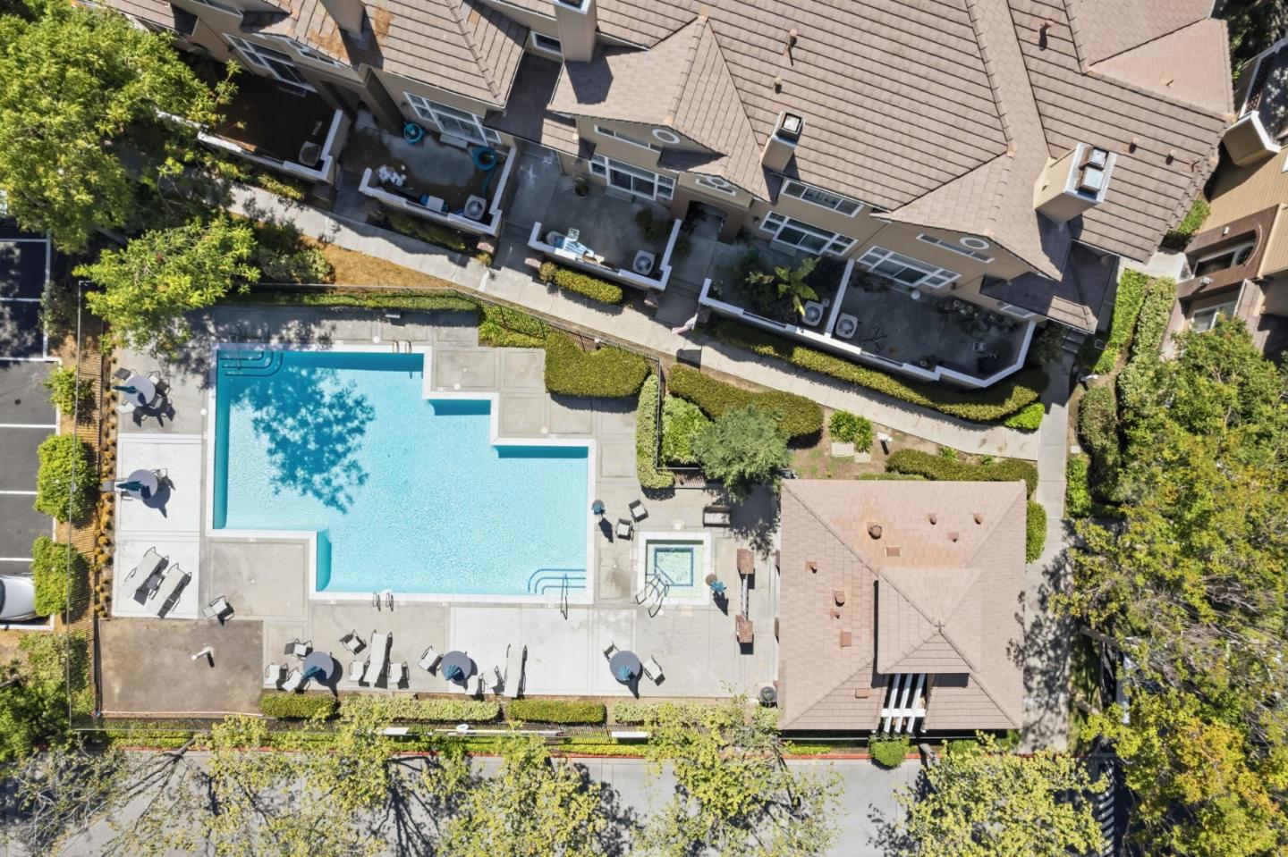 553 Mill River Ln