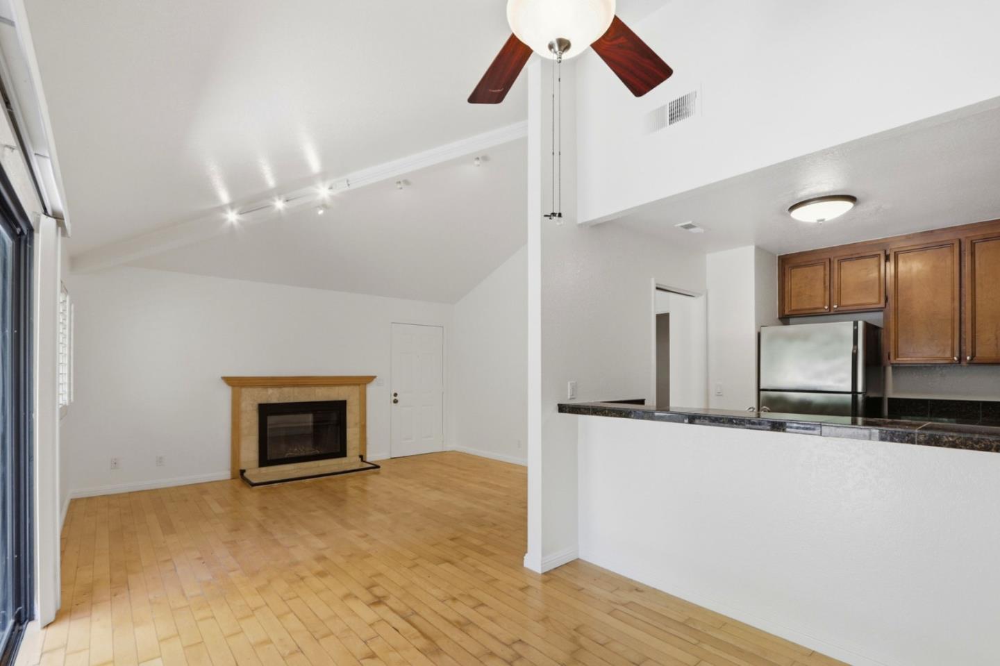 Photo #4: ML82049667 Listing: Photo #4