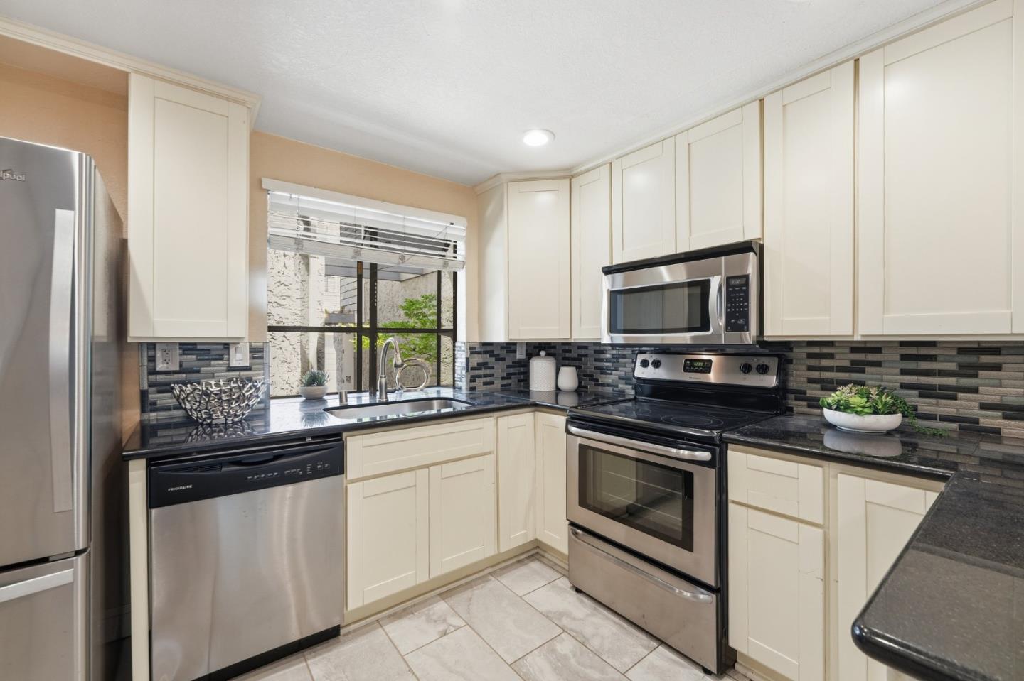 Photo #7: ML82049690 Listing: Photo #7