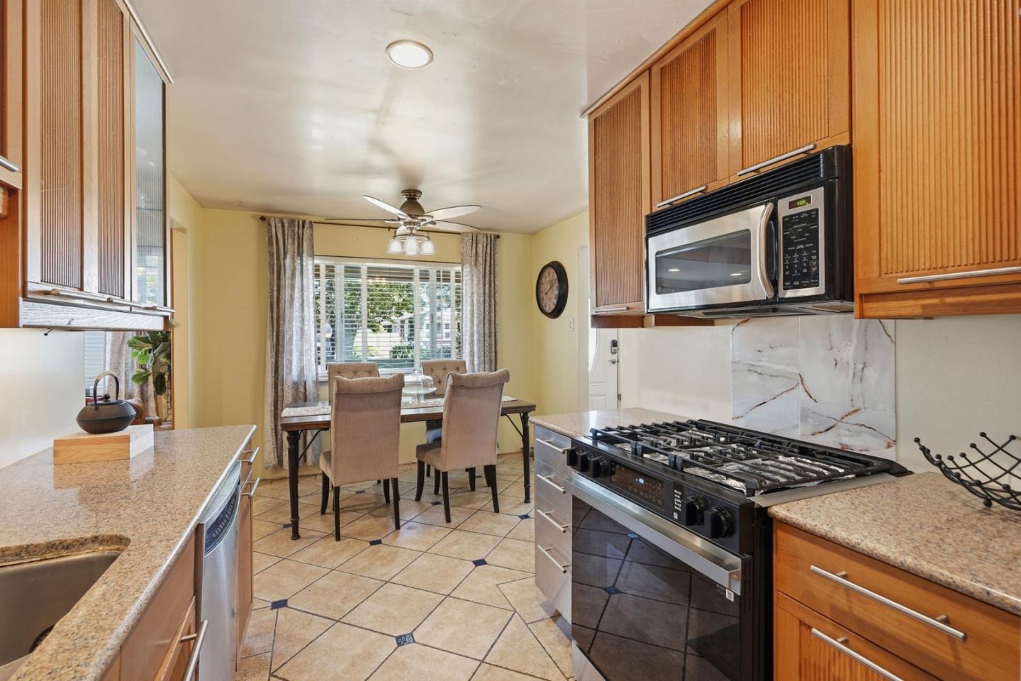 2115 Teakwood St, Solano County, CA 94591 photo 14