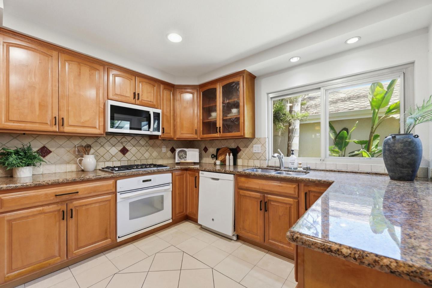 Photo #4: ML82049855 Listing: Photo #4