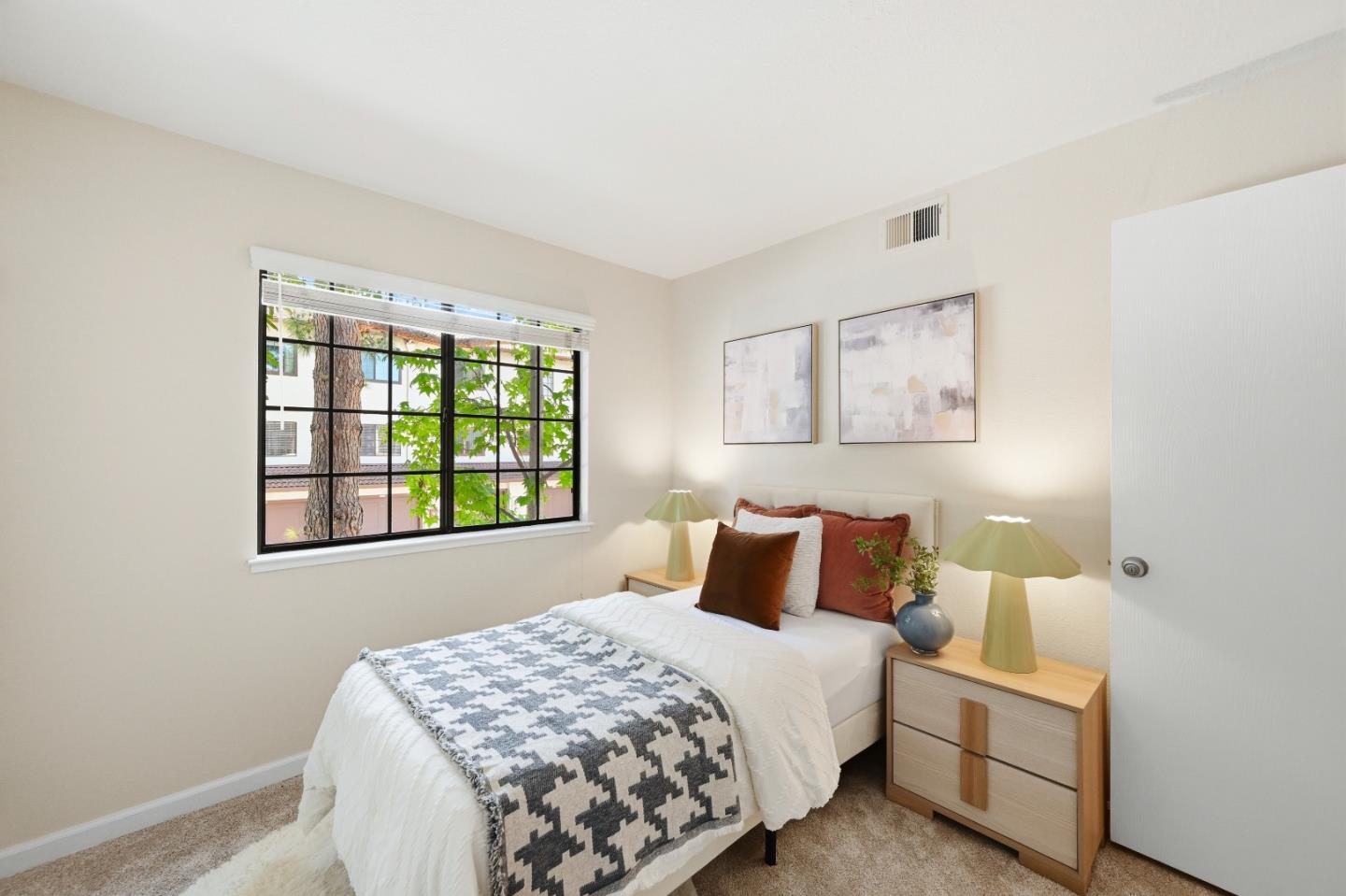 Photo #11: ML82049895 Listing: Photo #11