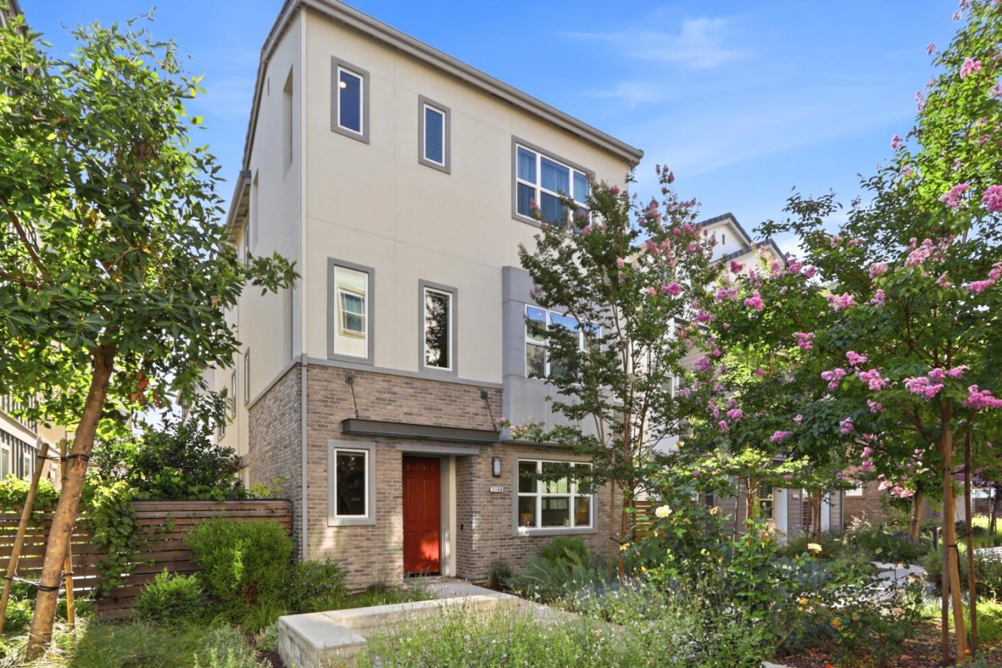 Featured listings