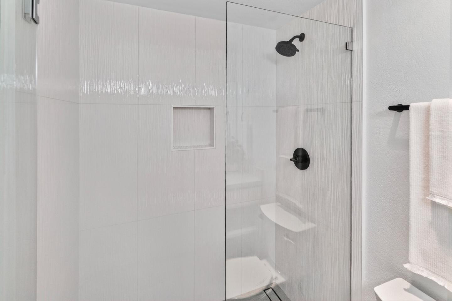 Photo #16: ML82050185 Listing: Photo #16