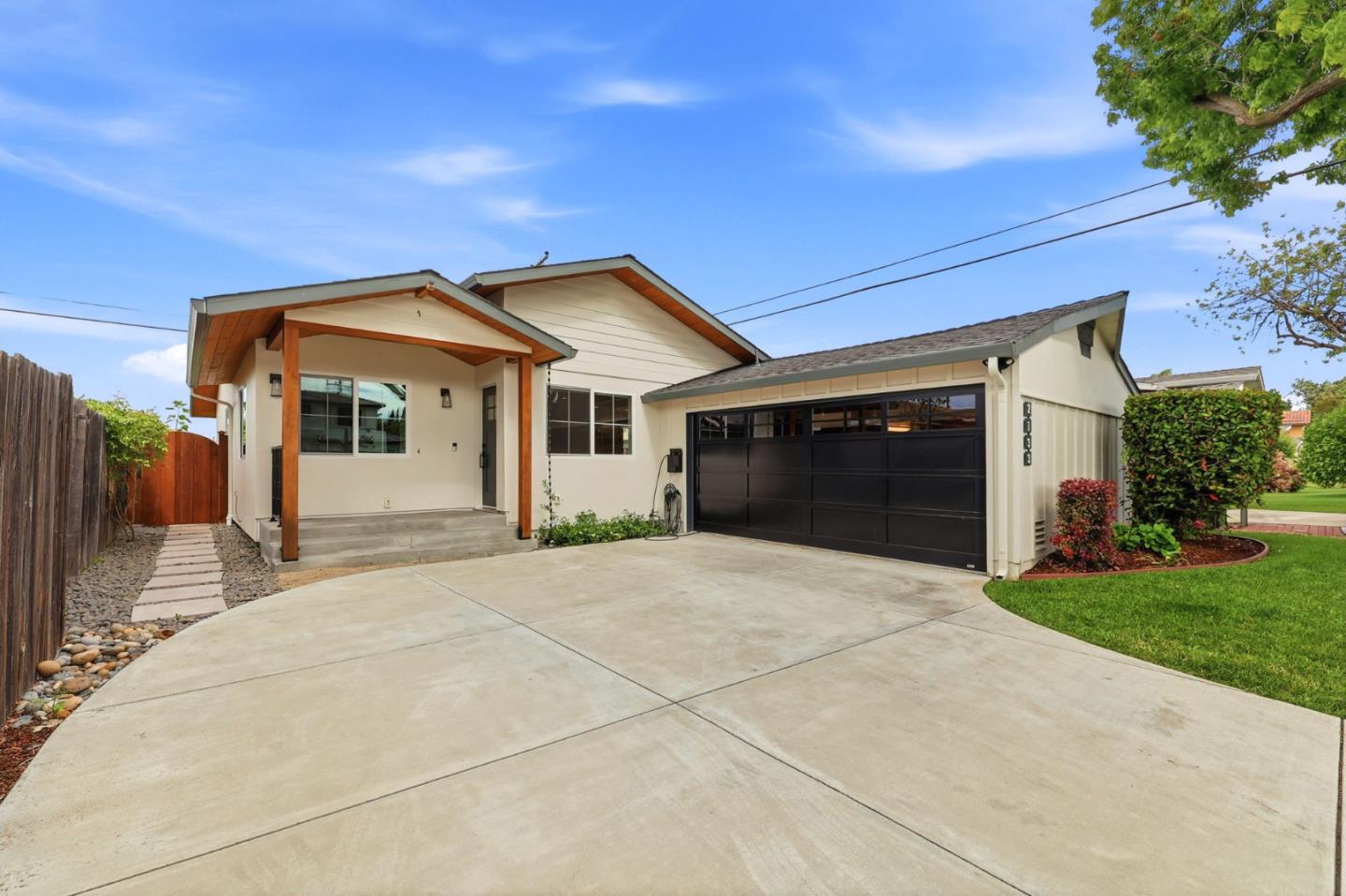 2133 Santa Cruz AVE, SantaClara, CA 95051, Photo 2
