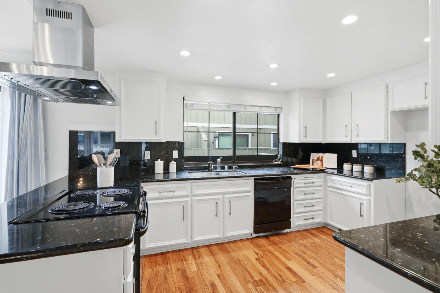Photo #16: ML82050370 Listing: Photo #16