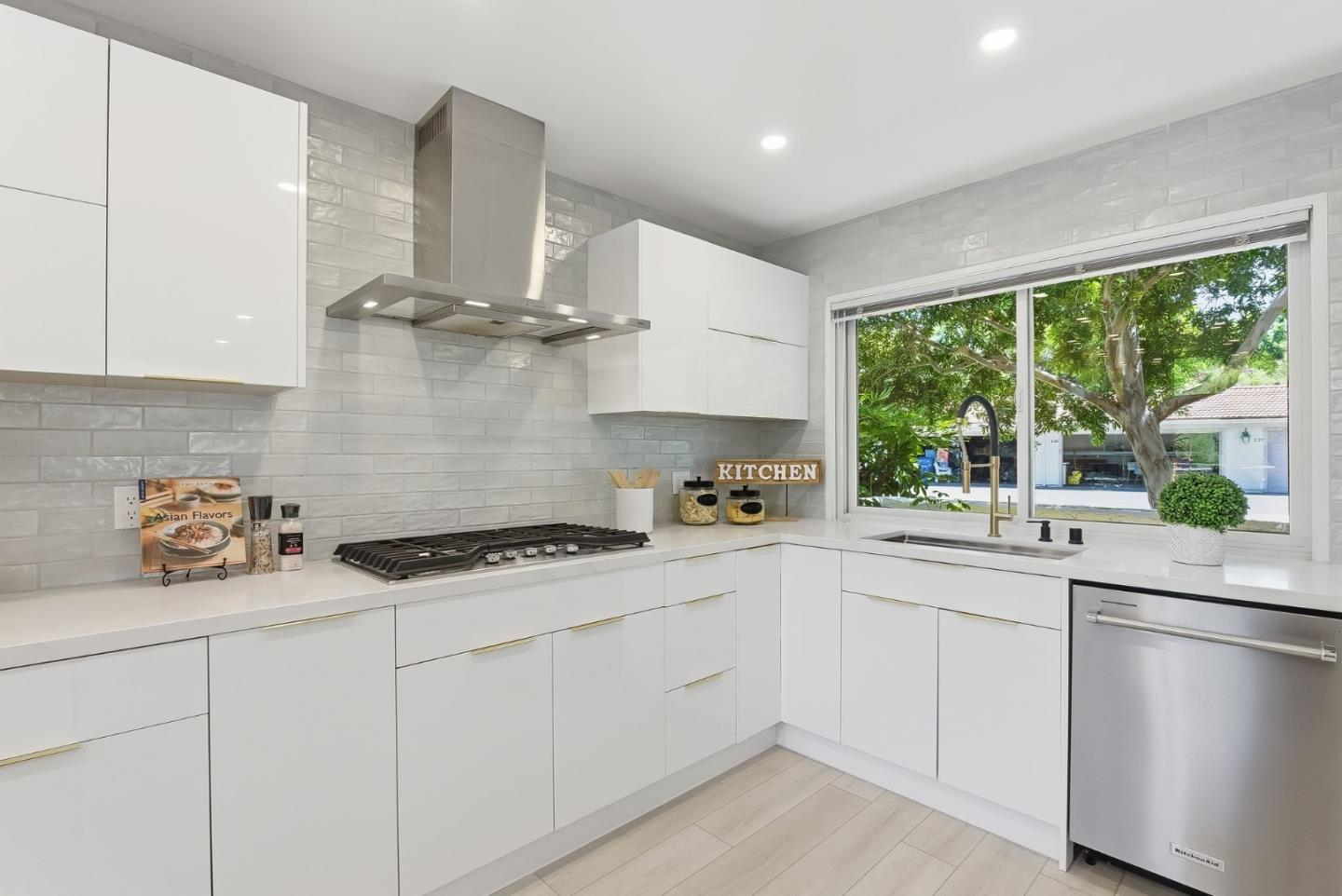 Photo #5: ML82050480 Listing: Photo #5