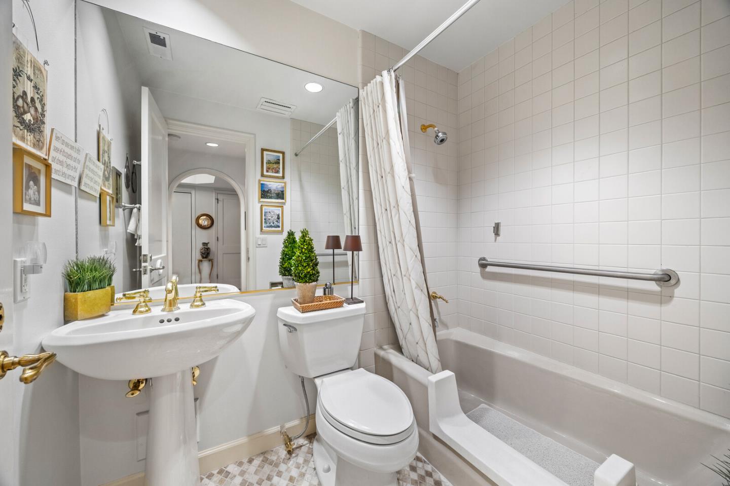 Photo #17: ML82050585 Listing: Photo #17