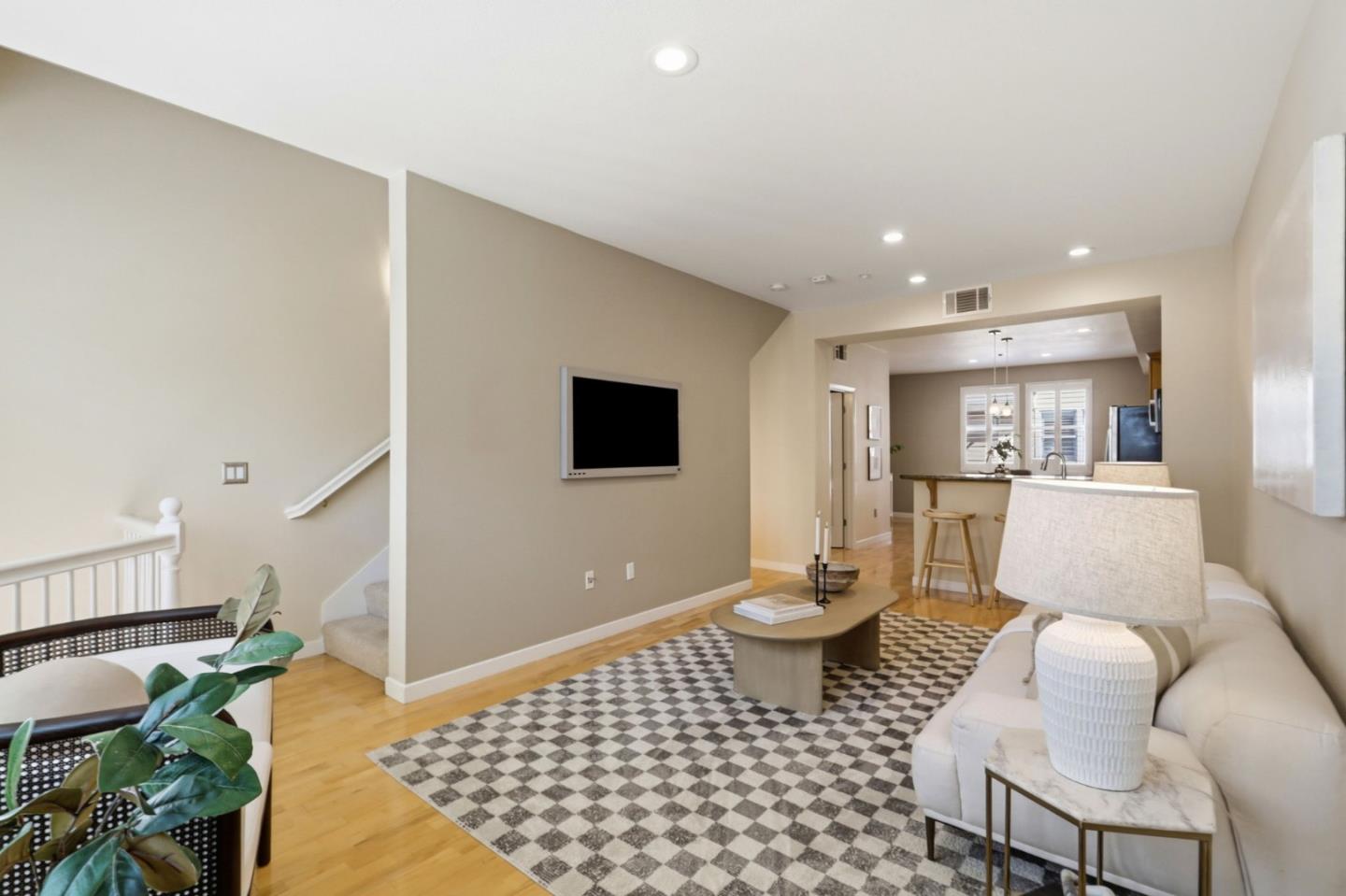 Photo #4: ML82050608 Listing: Photo #4