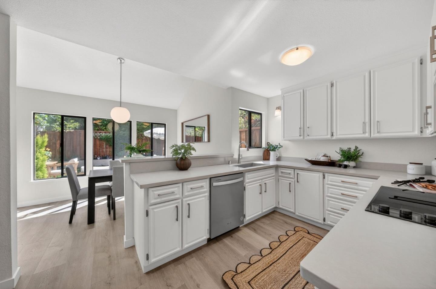 Photo #5: ML82050635 Listing: Photo #5