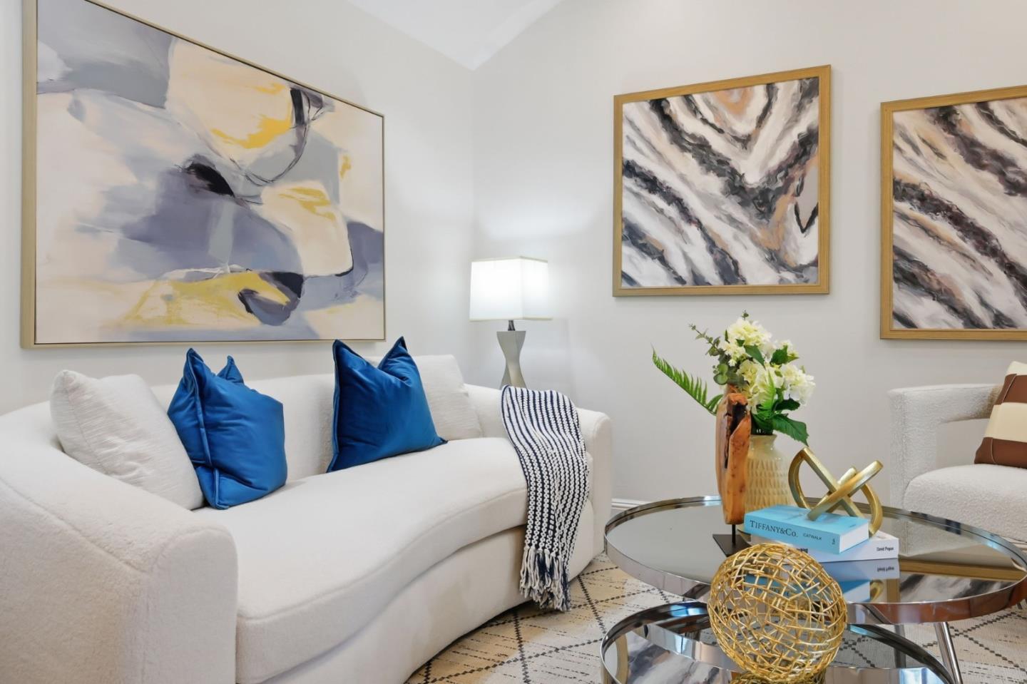 1568 Calle Santiago