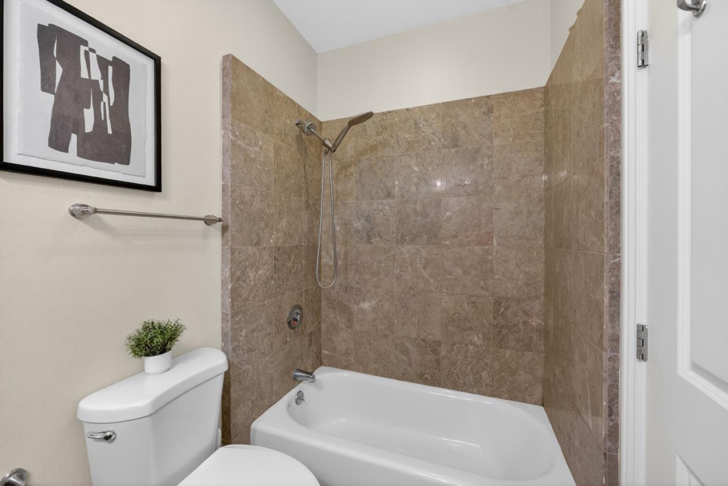 Photo #16: ML82050799 Listing: Photo #16