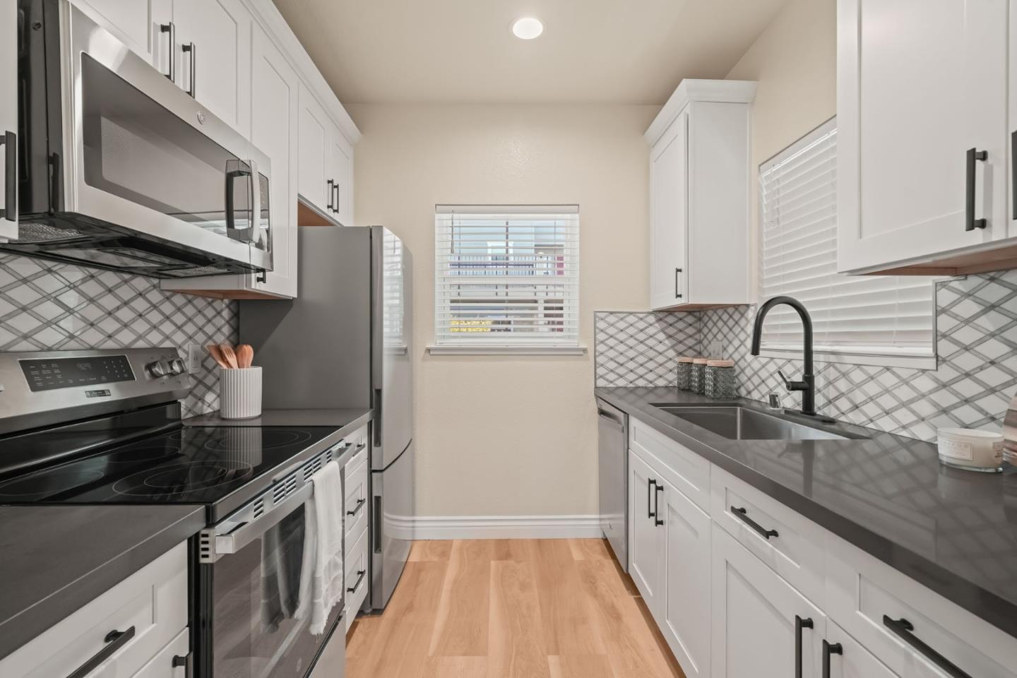 Photo #5: ML82050801 Listing: Photo #5