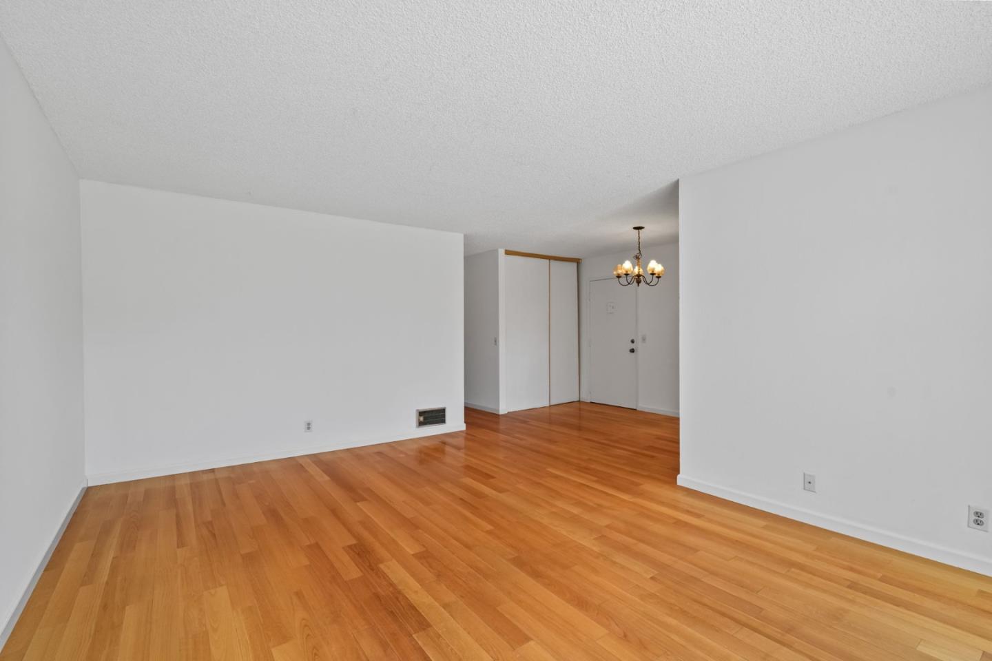 Photo #10: ML82050839 Listing: Photo #10