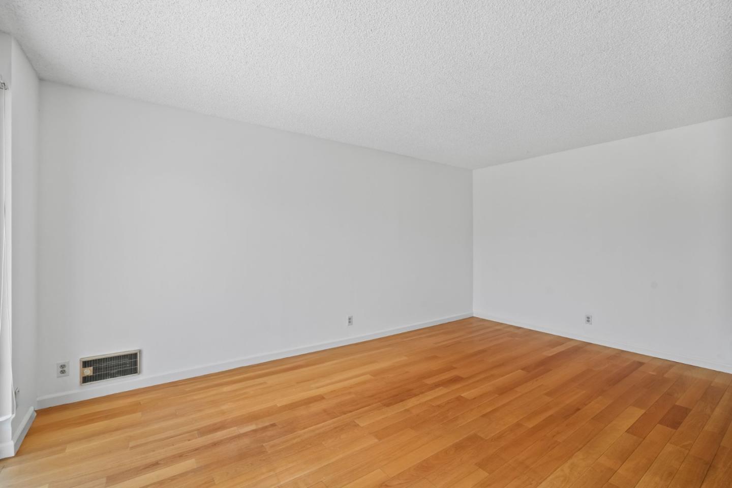 Photo #11: ML82050839 Listing: Photo #11