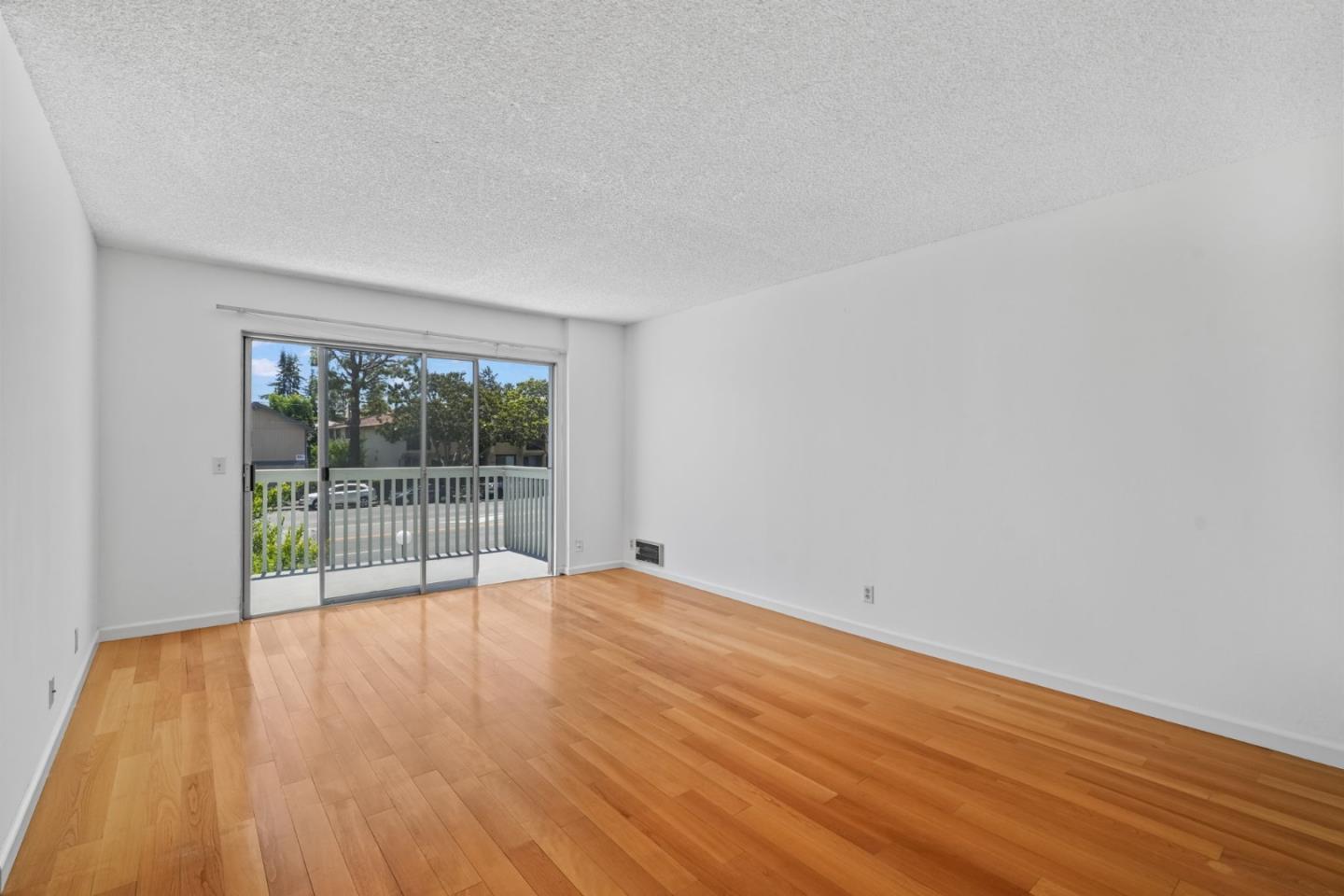 Photo #7: ML82050839 Listing: Photo #7