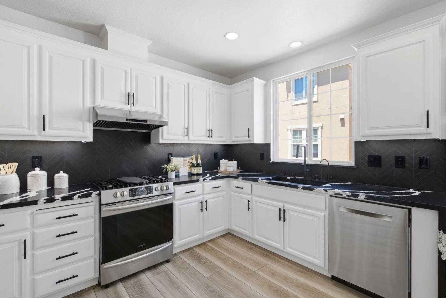 Photo #14: ML82051168 Listing: Photo #14