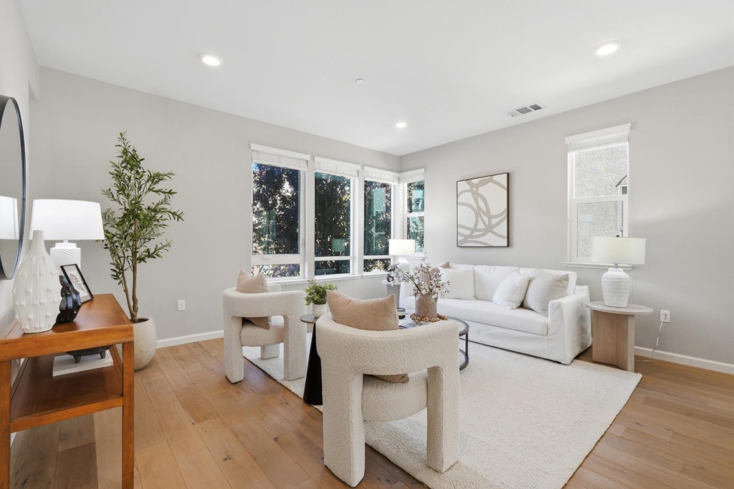 162 Llano De Los Robles AVE, SanJose, CA 95136, Photo 2